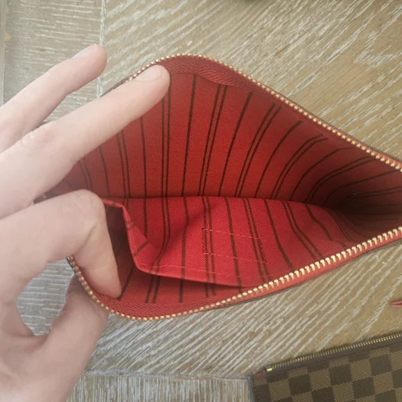 Checkered Brown Designer Handbag Set - Picture 10 of 13